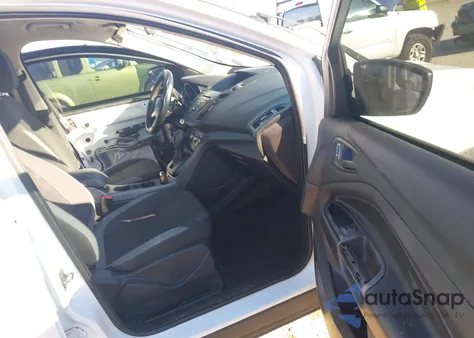 2013 Ford Escape S z USA, uszkodzony, nr VIN 1FMCU0F75DUD57254